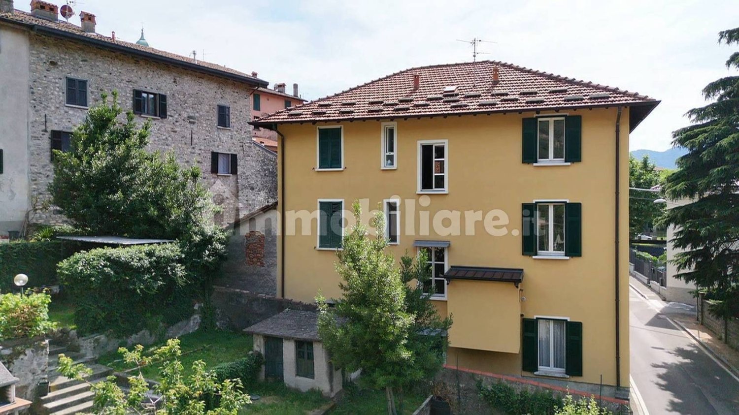 1 غرف نوم شقة في Canzo, Italy رقم 350972