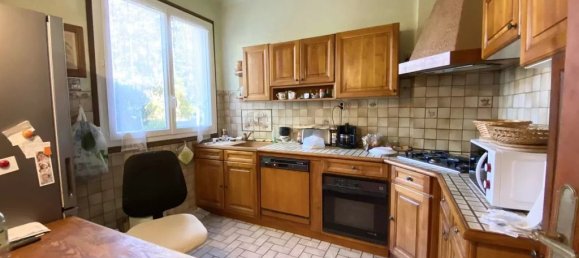 2 bedrooms House in Suresnes, France No. 143234 5