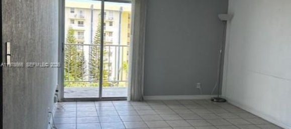 1 Schlafzimmer Gewerbliche Immobilien in Miami, USA, Nr. 615080 10