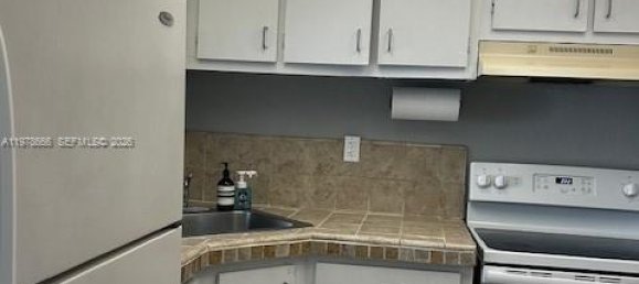 1 Schlafzimmer Gewerbliche Immobilien in Miami, USA, Nr. 615080 7