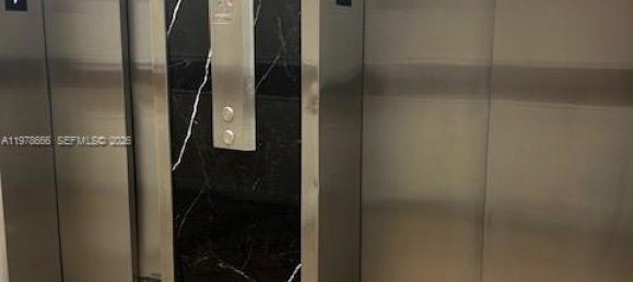 1 Schlafzimmer Gewerbliche Immobilien in Miami, USA, Nr. 615080 12