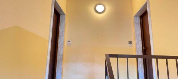 Квартира с 3 комнатами в Бра, Италия № 33463 4