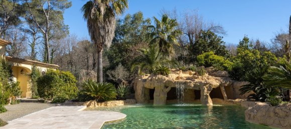 6 bedrooms Villa in Roquefort-les-Pins, France No. 38284 2