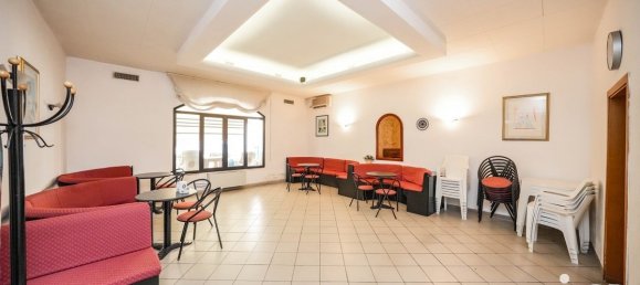 264m² Commercial property in Fiscaglia, Italy No. 229702 8