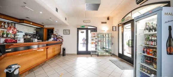 264m² Commercial property in Fiscaglia, Italy No. 229702 7