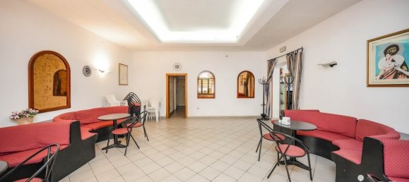 264m² Commercial property in Fiscaglia, Italy No. 229702 11