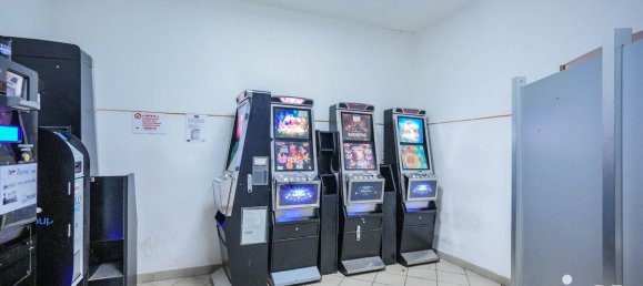 264m² Commercial property in Fiscaglia, Italy No. 229702 13