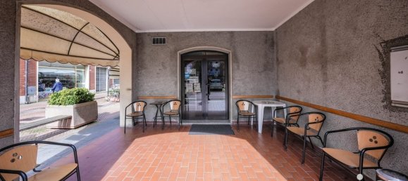 264m² Commercial property in Fiscaglia, Italy No. 229702 4