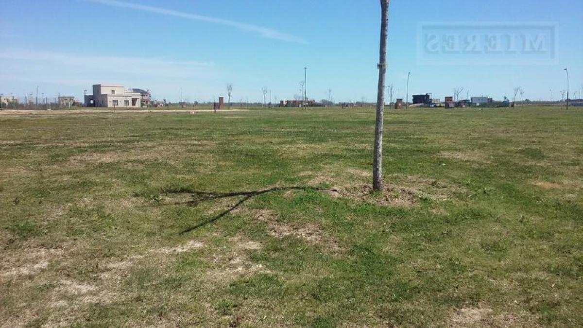  Land in Escobar, Argentina No. 117675