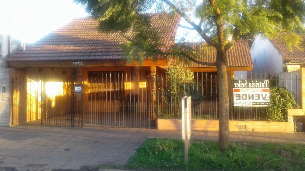 3 bedrooms House in Ituzaingo, Argentina No. 84481