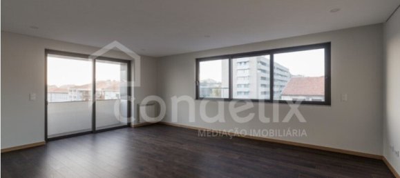 3 bedrooms Apartment in Porto, Portugal No. 138109 5