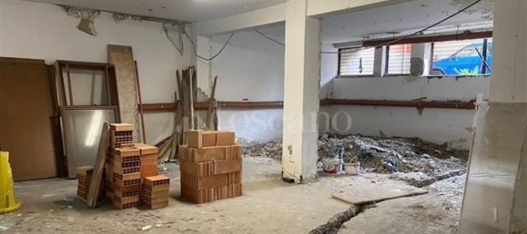 230m² Commercial property in Milan, Italy No. 274308 16