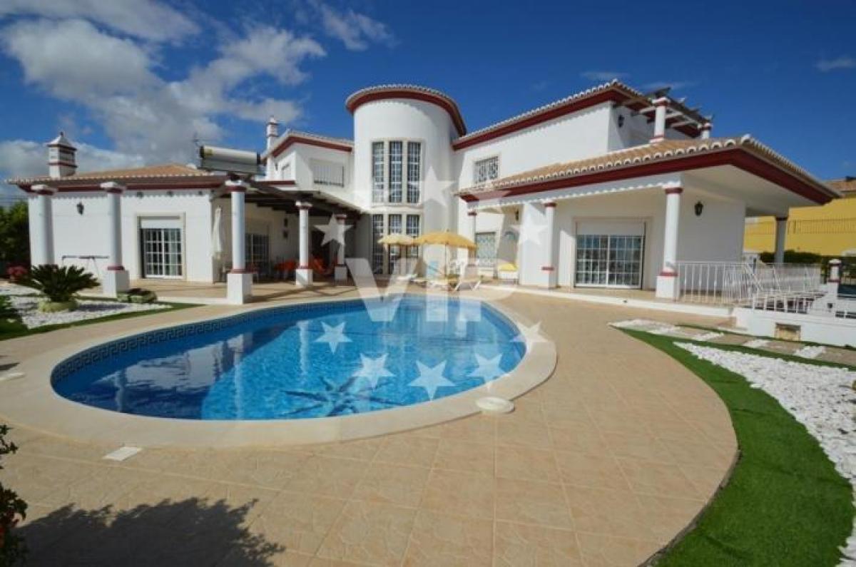 4 bedrooms Villa in Albufeira, Portugal No. 2819
