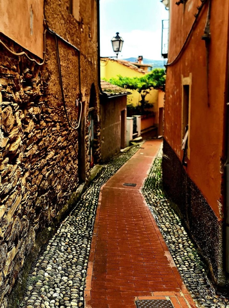 5 rooms Apartment in Imperia, Italy No. 31650