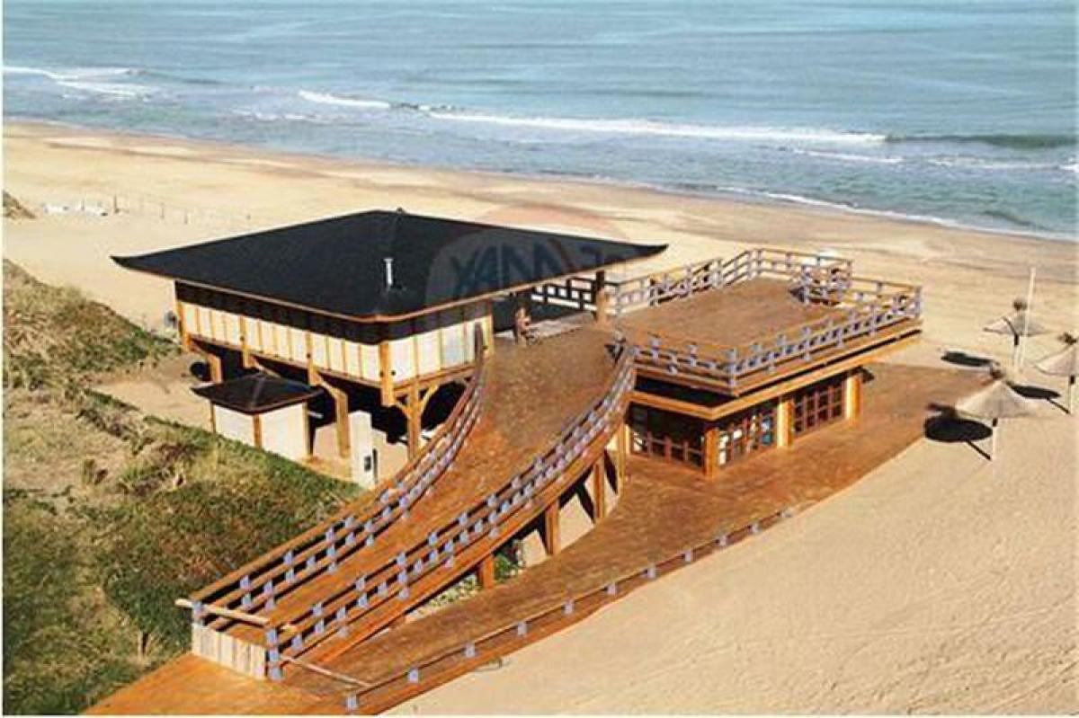 1100m² Commercial property in Mar del Plata, Argentina No. 106889