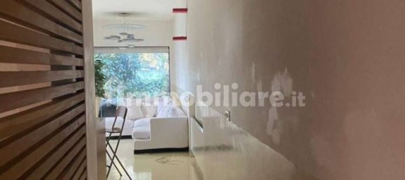 2 Schlafzimmer Wohnung in Rome, Italy, Nr. 33392 4