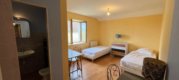 3 bedrooms House in Saint-Leon-sur-Vezere, France No. 104708 5