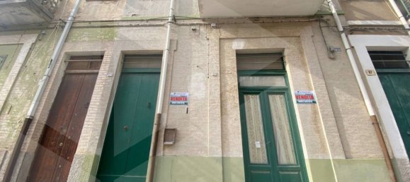 4 rooms House in Torremaggiore, Italy No. 17839 2