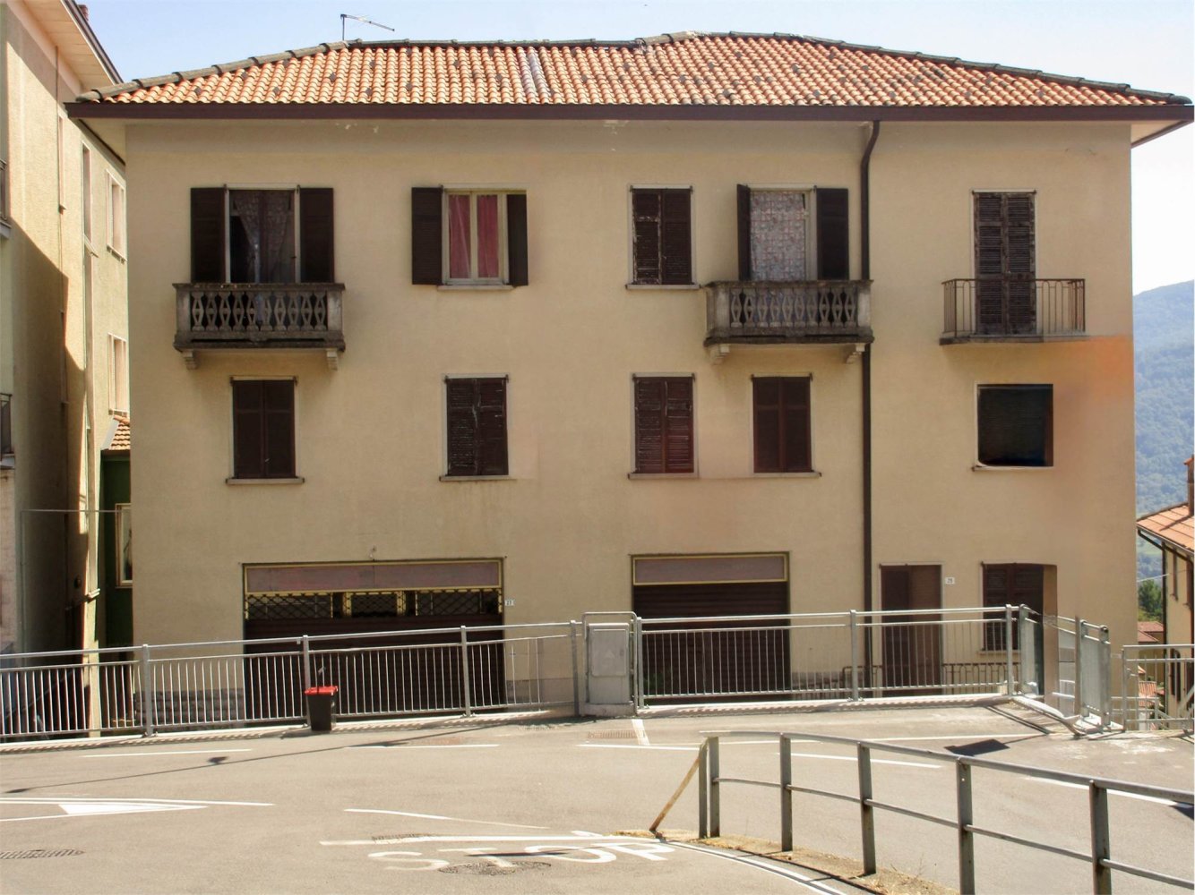 Edificio de 17 habitaciónes en Berbenno, Italy No. 324398