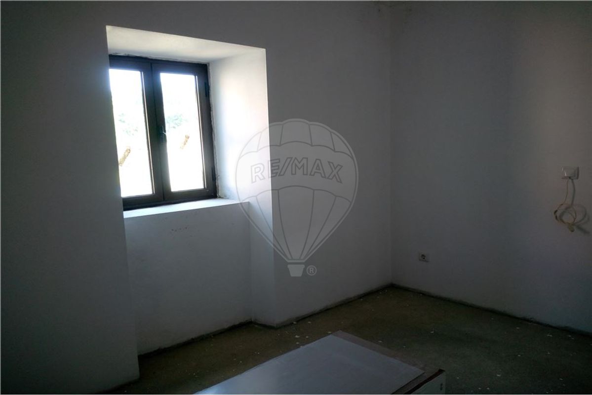 3 bedrooms House in Macas de Dona Maria, Portugal No. 25304