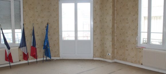 Gebäude in Suippes, France 537m², Nr. 81928 6