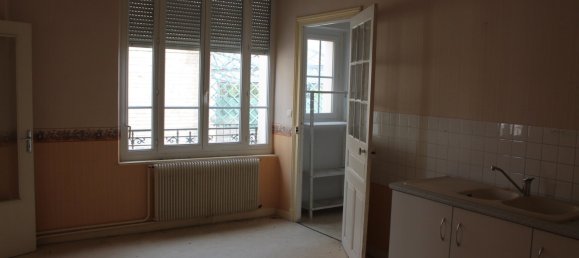 Gebäude in Suippes, France 537m², Nr. 81928 5