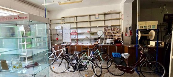 107m² Commercial property in Notaresco, Italy No. 361667 5