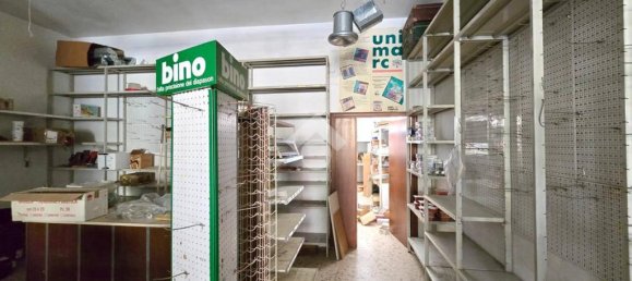 107m² Commercial property in Notaresco, Italy No. 361667 8