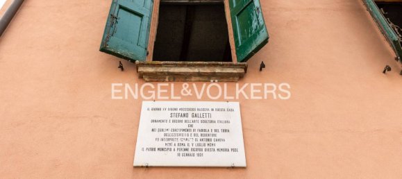 5 bedrooms House in Cento, Italy No. 131365 7