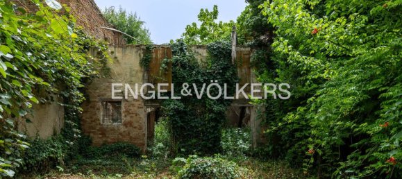 5 bedrooms House in Cento, Italy No. 131365 11