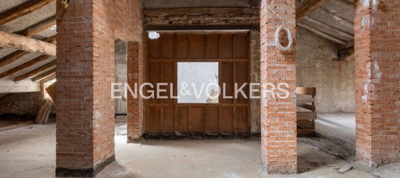 5 bedrooms House in Cento, Italy No. 131365 10