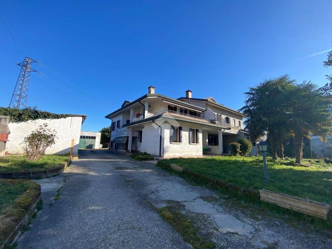 5 bedrooms Villa in Agna, Italy No. 102267