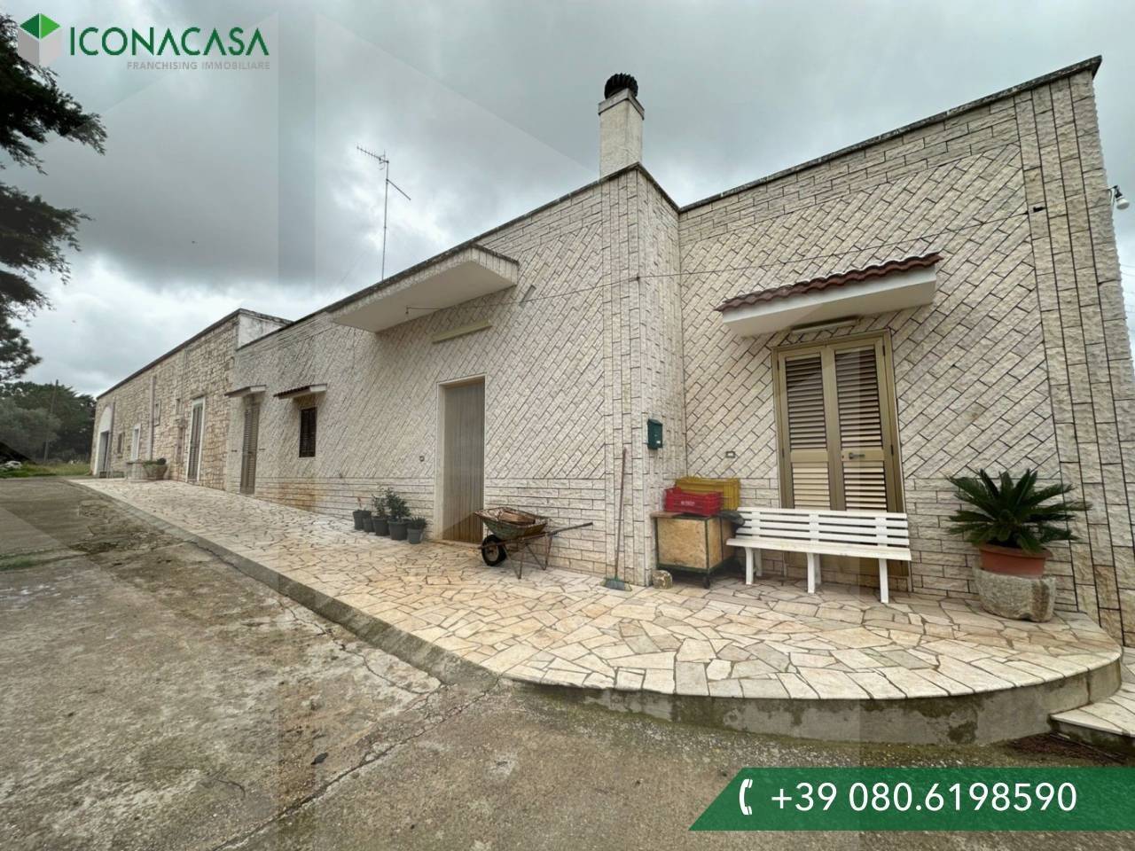 4 bedrooms House in Monopoli, Italy No. 30766