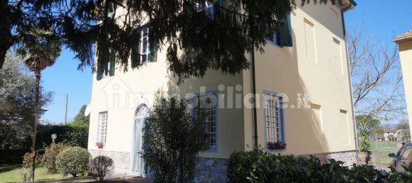 5 bedrooms Villa in Lucca, Italy No. 167286 20