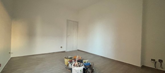 2 rooms Apartment in Rozzano, Italy No. 216944 3