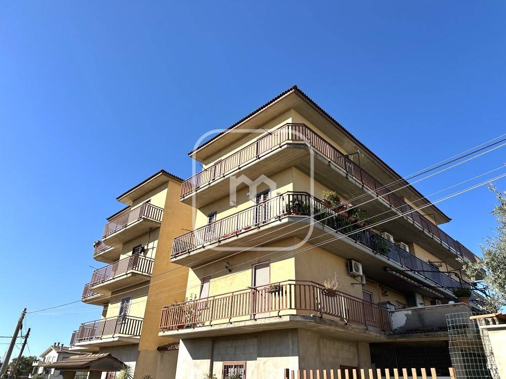 3 bedrooms Apartment in Rome, Italy No. 46720