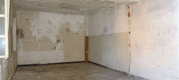 3 Schlafzimmer Villa in Briona, Italy, Nr. 83634 9