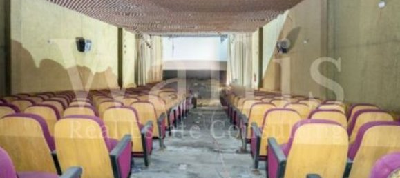 592m² Commercial property in Lisbon, Portugal No. 148855 6