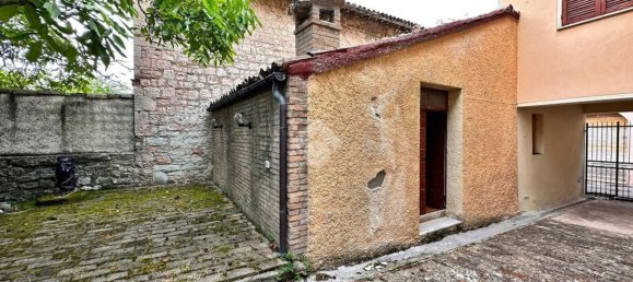 Дом с 4 комнатами в Гвальдо Тадино, Италия № 150246 22