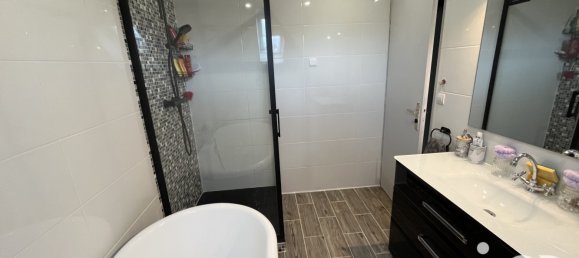 Casa de 3 dormitorios en Joue-les-Tours, France No. 60878 9