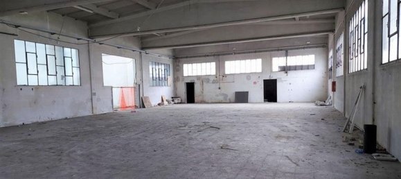 Entrepôt à Cesano Maderno, Italy 1205m² No. 378468 4