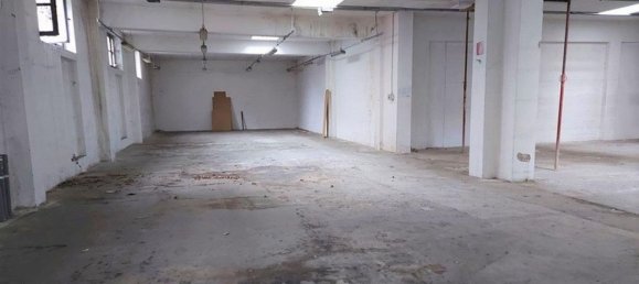 Entrepôt à Cesano Maderno, Italy 1205m² No. 378468 9