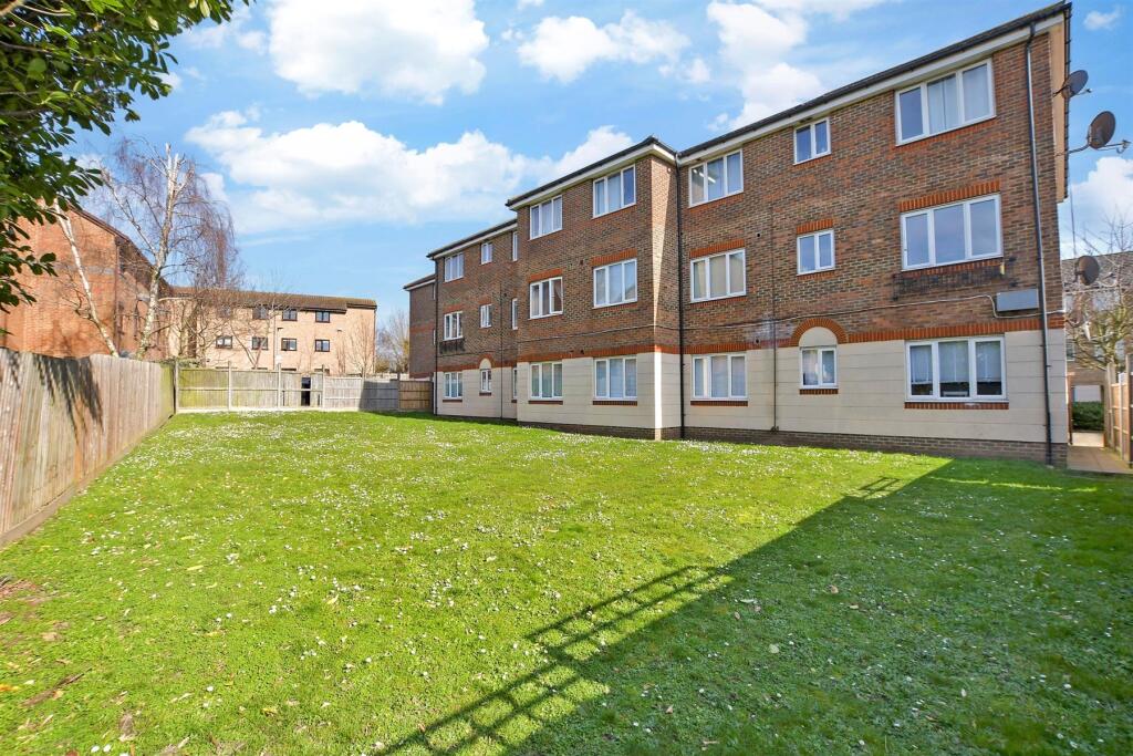 2 bedrooms Apartment in Essex, United Kingdom No. 4175