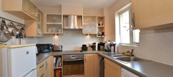 2 bedrooms Apartment in Essex, United Kingdom No. 4175 2