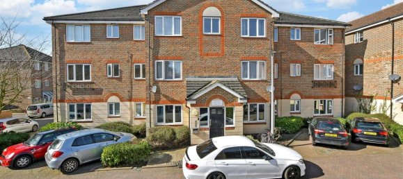 2 bedrooms Apartment in Essex, United Kingdom No. 4175 4