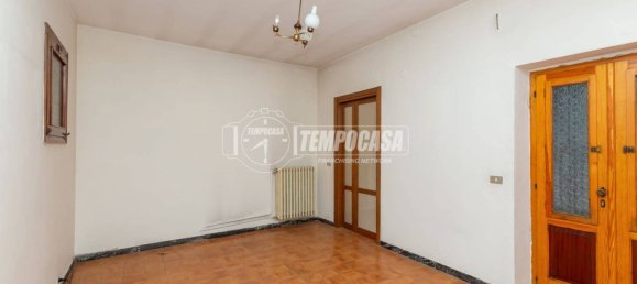 5 rooms House in Gassino Torinese, Italy No. 80296 6