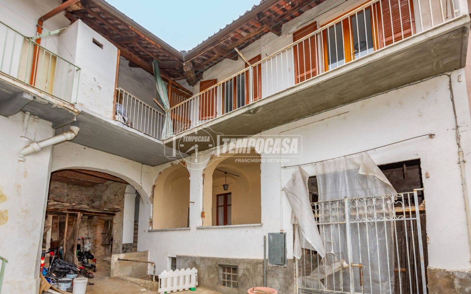 5 rooms House in Gassino Torinese, Italy No. 80296