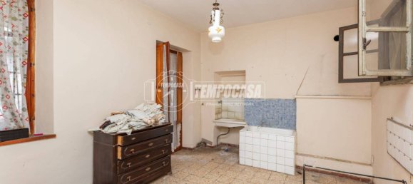 5 rooms House in Gassino Torinese, Italy No. 80296 5