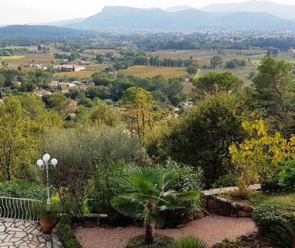 6 bedrooms House in La Motte, France No. 11647