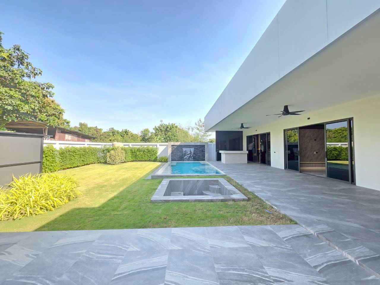 3 bedrooms House for sale in Pattaya, Chonburi, Eastern Thailand, Thailand № 71889
